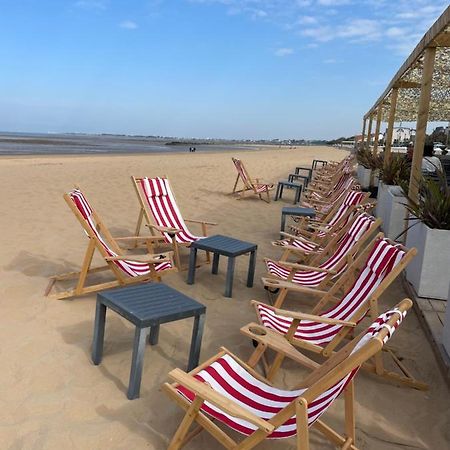 Acadie Saint Victor - Hotel Restaurant - Face Mer - Chatelaillon Plage Екстериор снимка