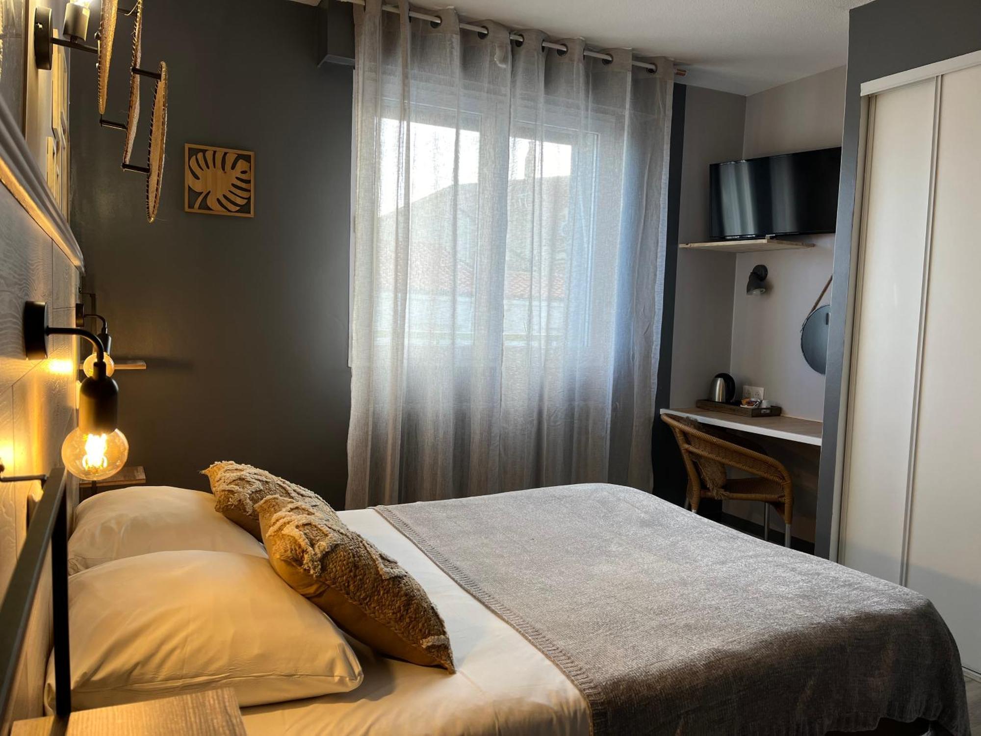 Acadie Saint Victor - Hotel Restaurant - Face Mer - Chatelaillon Plage Екстериор снимка