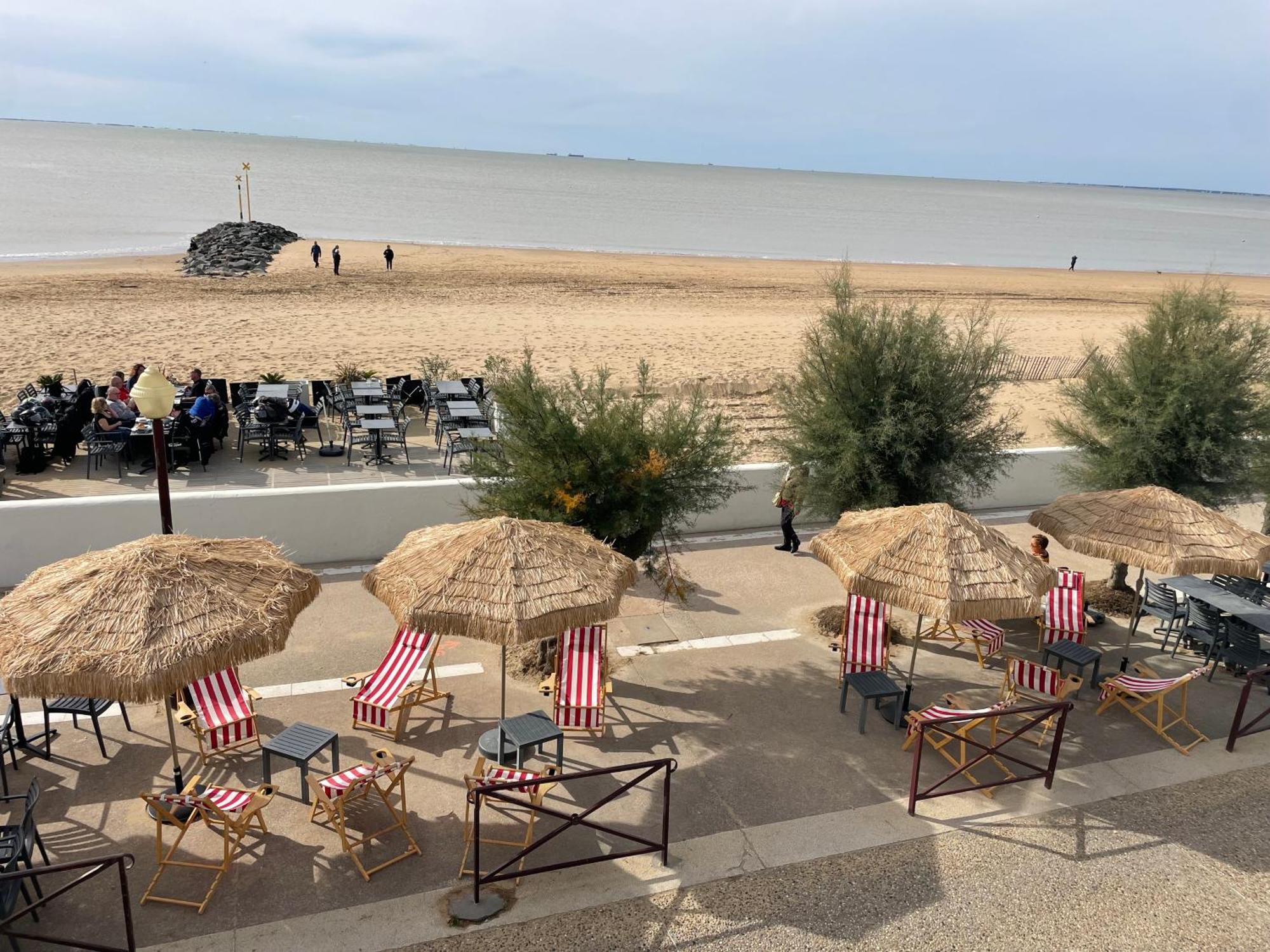 Acadie Saint Victor - Hotel Restaurant - Face Mer - Chatelaillon Plage Екстериор снимка
