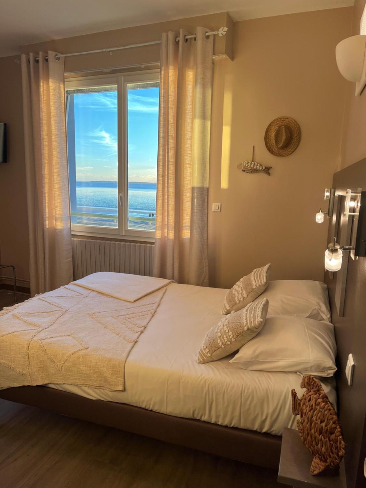 Acadie Saint Victor - Hotel Restaurant - Face Mer - Chatelaillon Plage Екстериор снимка