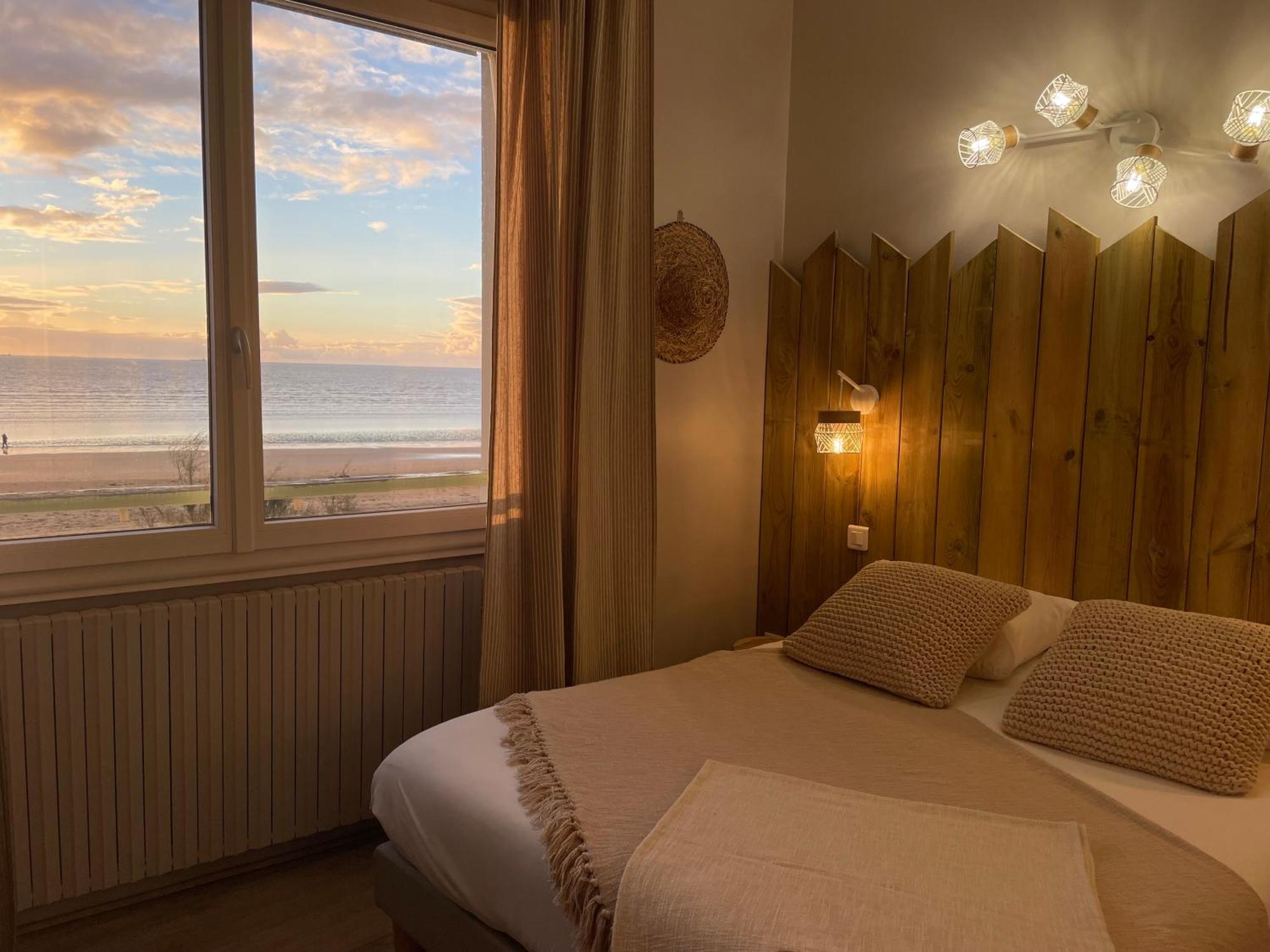 Acadie Saint Victor - Hotel Restaurant - Face Mer - Chatelaillon Plage Екстериор снимка