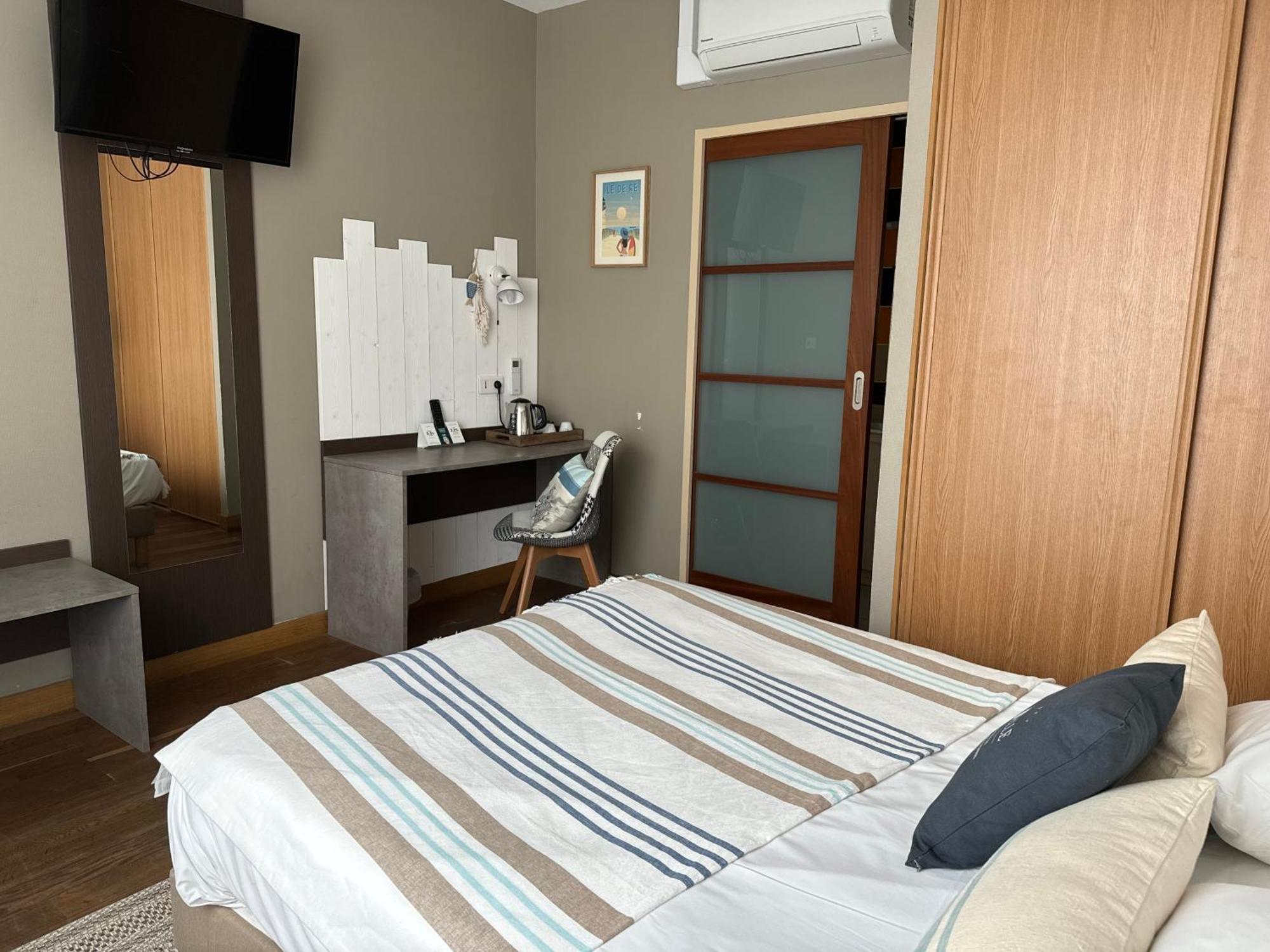 Acadie Saint Victor - Hotel Restaurant - Face Mer - Chatelaillon Plage Екстериор снимка