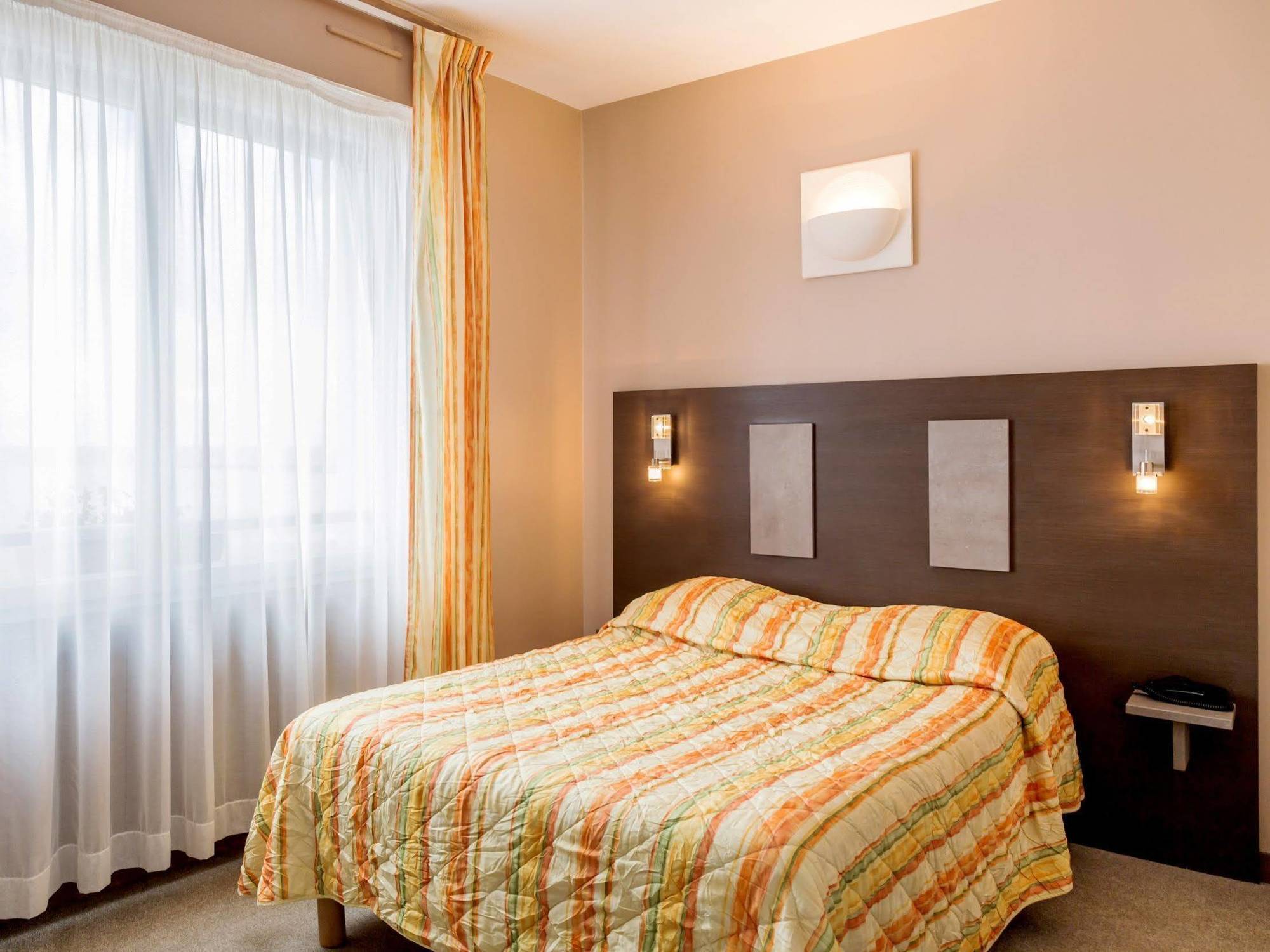 Acadie Saint Victor - Hotel Restaurant - Face Mer - Chatelaillon Plage Екстериор снимка